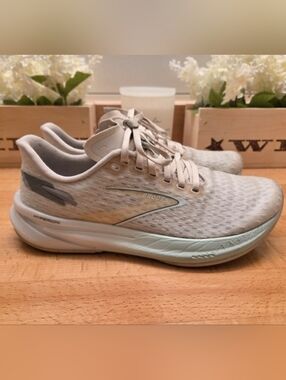 Brooks Hyperion Tempo Running Shoes Crystal Gray/Blue Grass White Womens Sz 8.5